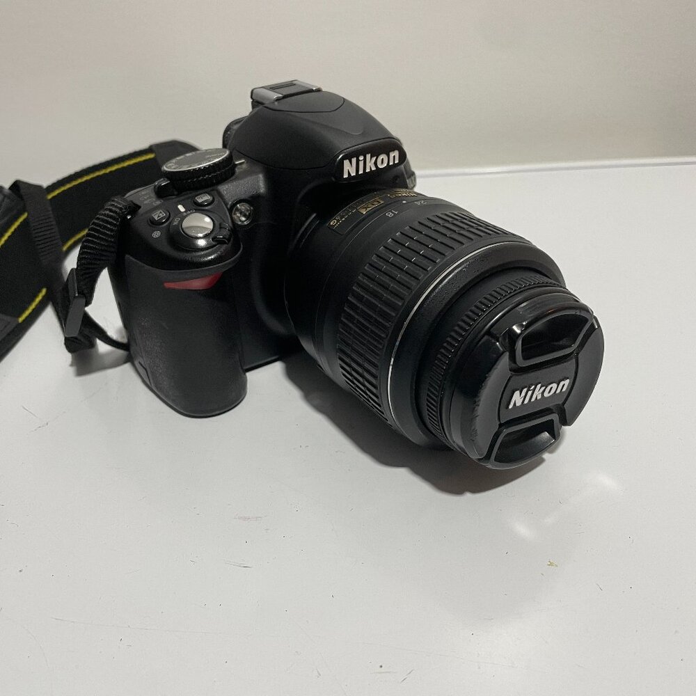 Nikon D 3100 digital